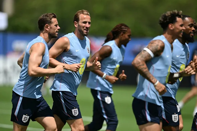 England defenders preparing before the Norway match.