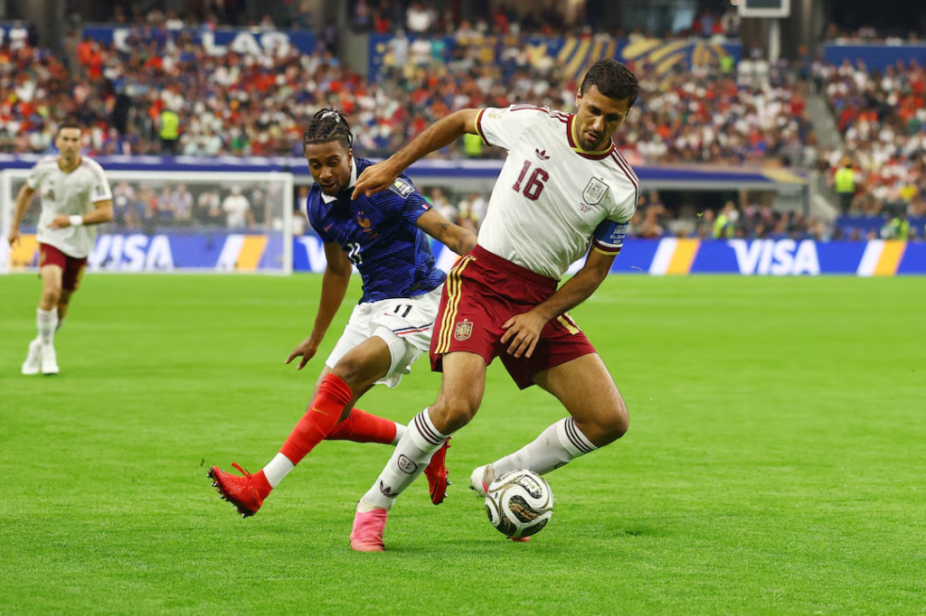 Rodri and Spain's midfield controlling possession against France