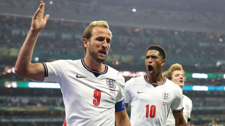Jude Bellingham and Harry Kane celebrating during the World Cup